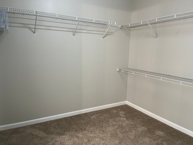 Building Photo - Spacious 2 Story Home In Raleigh, Availabl...