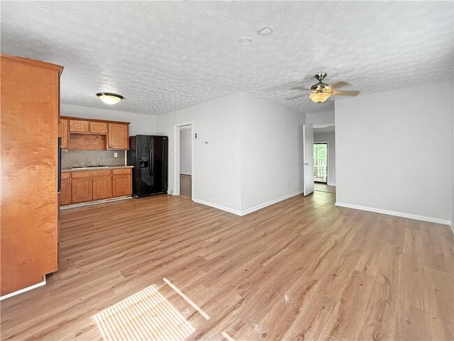 Building Photo - 1668 Laurelwood Dr SW
