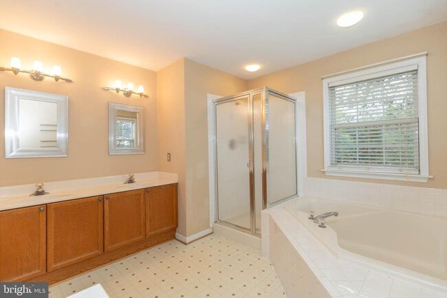 Building Photo - 131 Cypress Point Dr