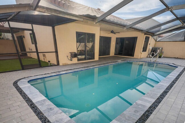Building Photo - 21356 Sonesta Way
