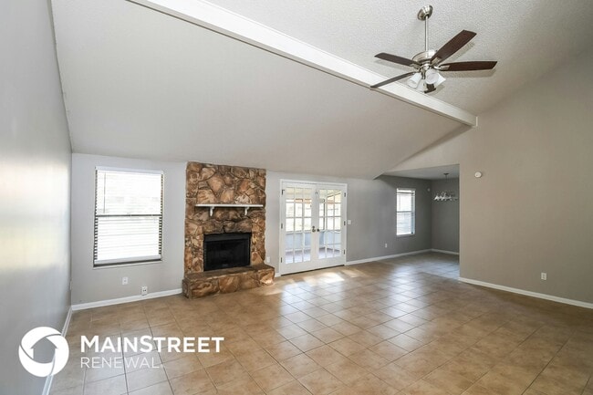 Building Photo - 4385 Queensway Dr