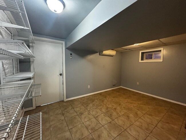 Building Photo - 45A Van Reypen St
