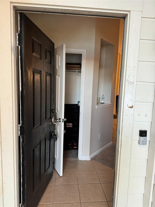 Building Photo - 835 Dracena Ct