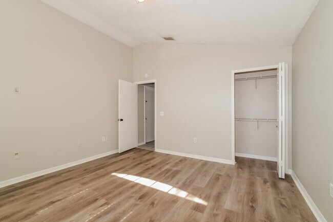 Building Photo - 10103 Richardson Ct