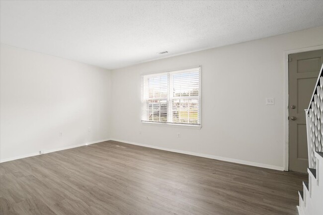 Living Room (4) - Fairmeadow Townhomes