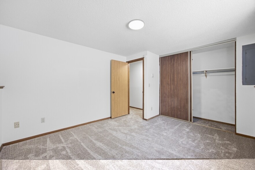 Building Photo - 3223 2nd St N