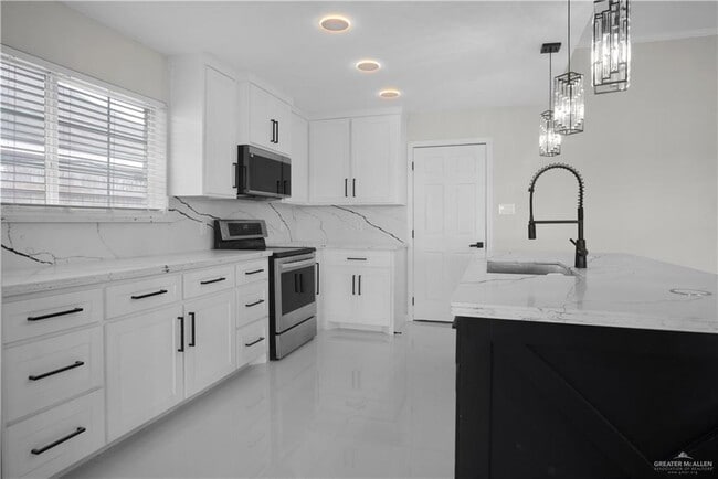 Building Photo - 21 Mynah Ave