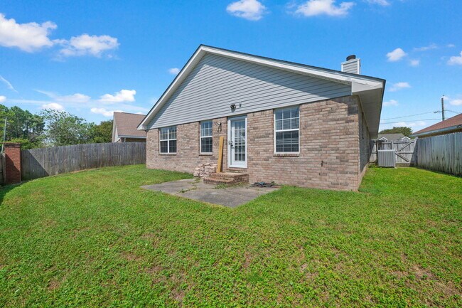 Building Photo - 422 Pristine Water Ln
