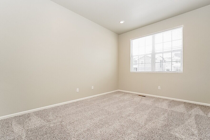 Building Photo - 9241 Rifle St