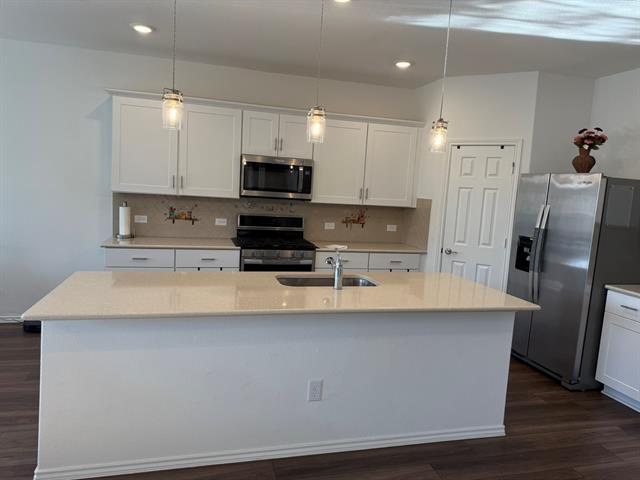 Building Photo - 713 Agarita Way