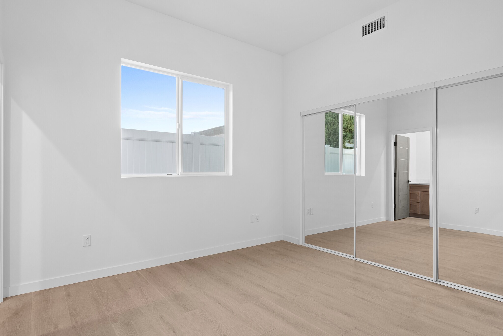 Building Photo - 8730 Etiwanda Ave