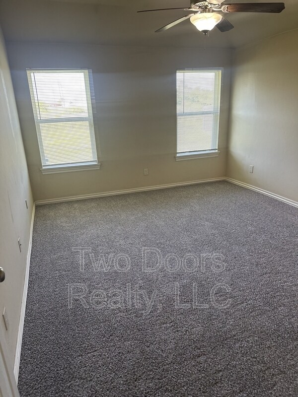 Building Photo - 8113 Waters Edge Way