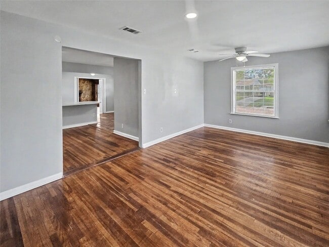 Building Photo - 1302 Westward Ave