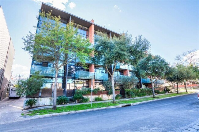 Building Photo - 1401 Eva St