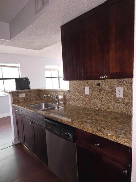 Building Photo - 10681 SW 156th Pl