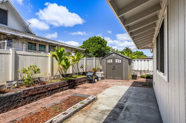Building Photo - 95-566-566 Wailoa Loop
