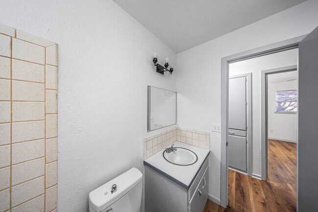 Building Photo - 911 SW 35th St