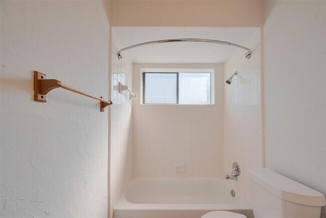 Building Photo - 12922 Ashford Chase Dr