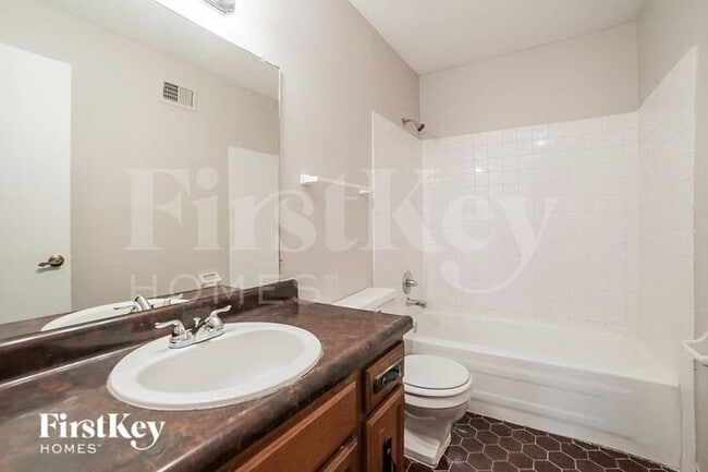 Building Photo - 6709 Valley Park Dr