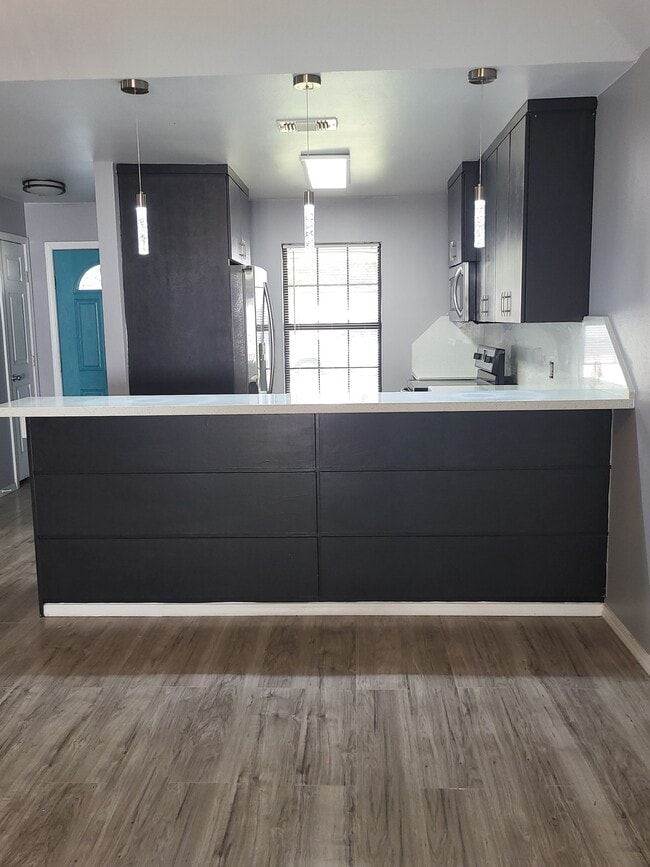 Building Photo - 2401 S Jackson Rd