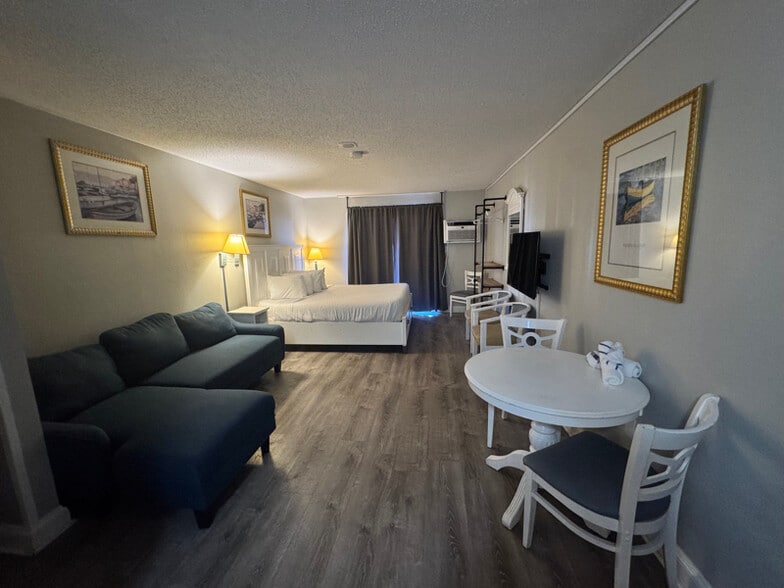 Building Photo - 1207 S Ocean Blvd