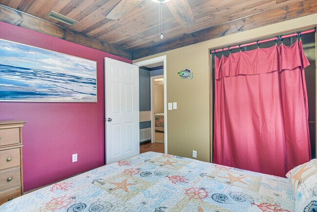 Building Photo - 2360 Willow Tree Trail