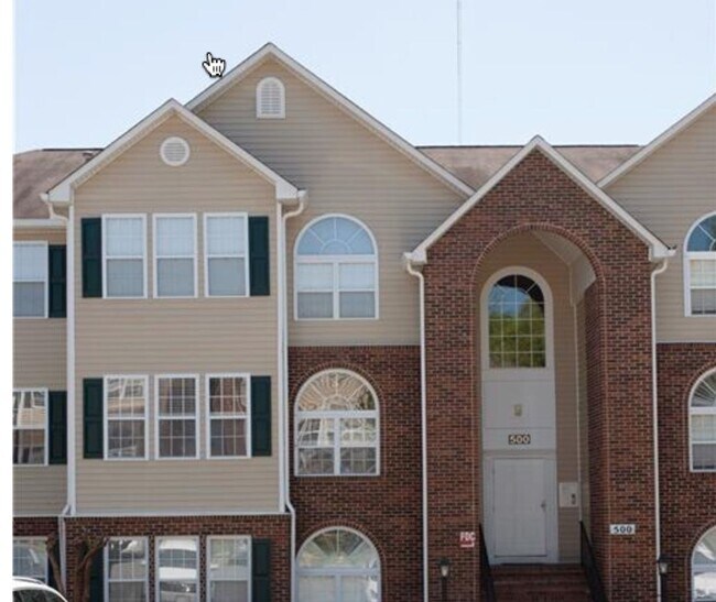 Primary Photo - 524 Mill Pond Dr