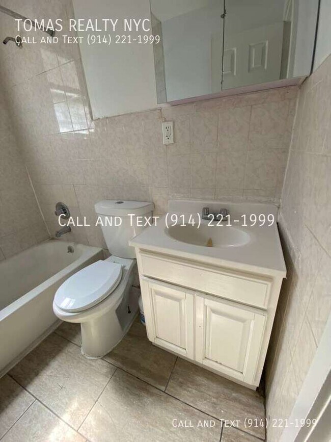 Building Photo - 67 Van Cortlandt Park Ave