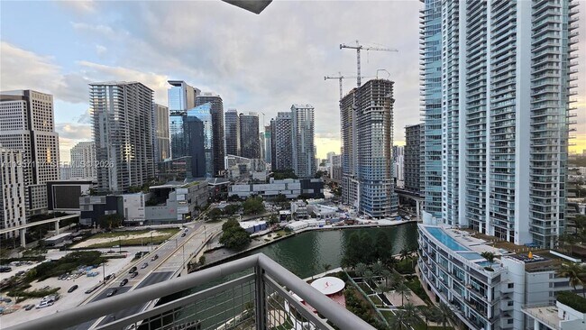 Building Photo - 350 S Miami Ave