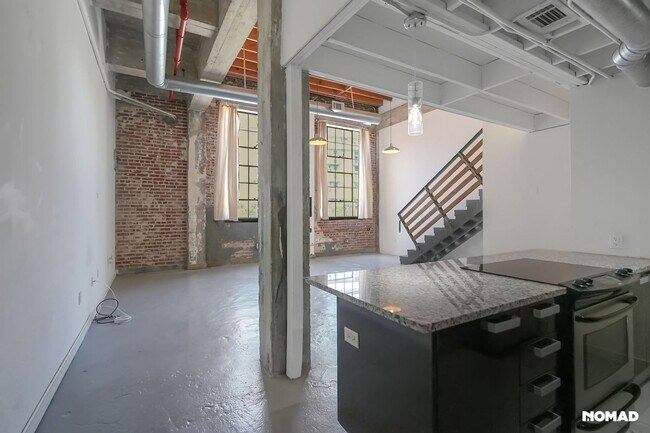 Building Photo - Spacious 1BR Loft in Atlanta near Ponce Ci...