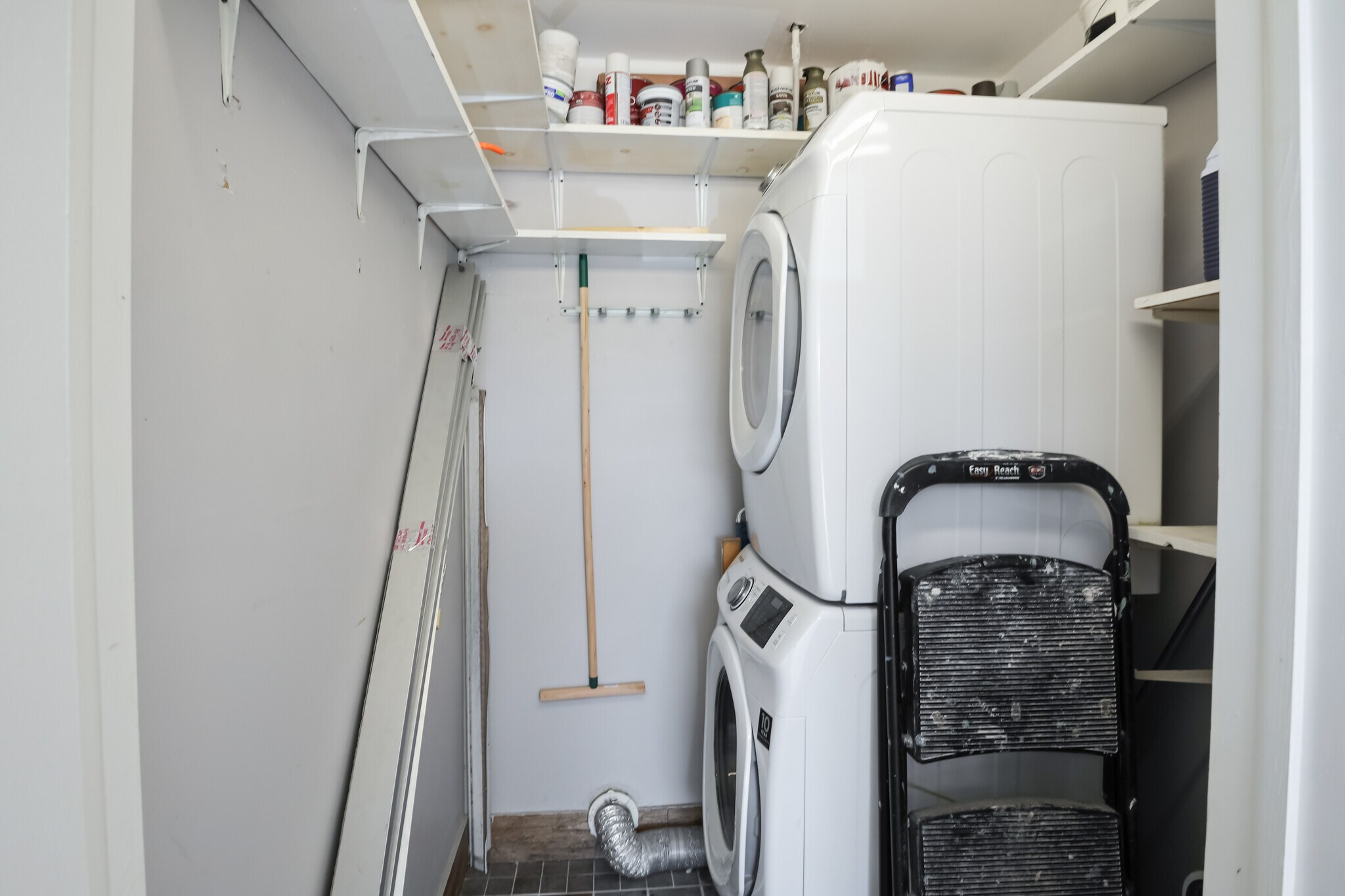 Building Photo - 510 Flanders K