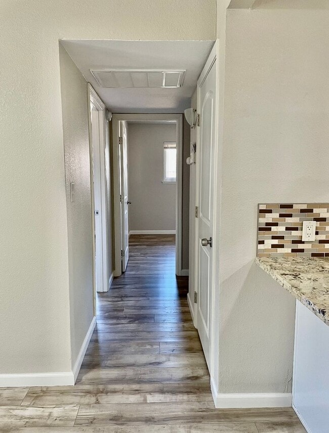 Building Photo - LINCOLNVIL9849