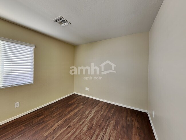 Building Photo - 11967 W Granada Rd