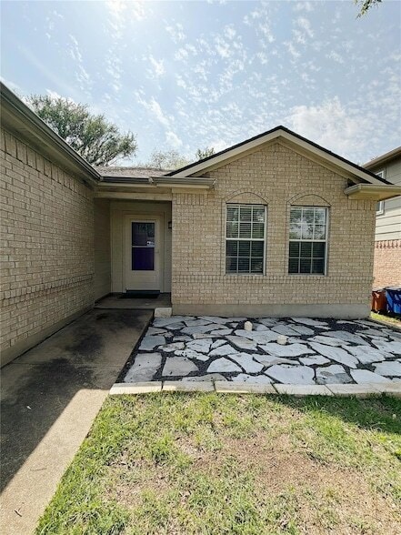 Building Photo - 2224 Coats Cir