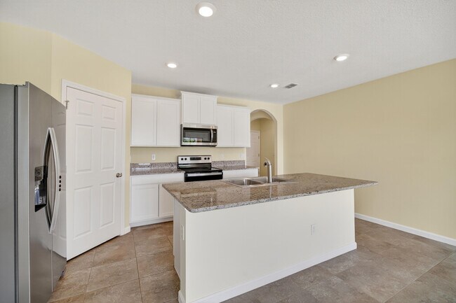 Building Photo - 6580 Canterbridge Dr