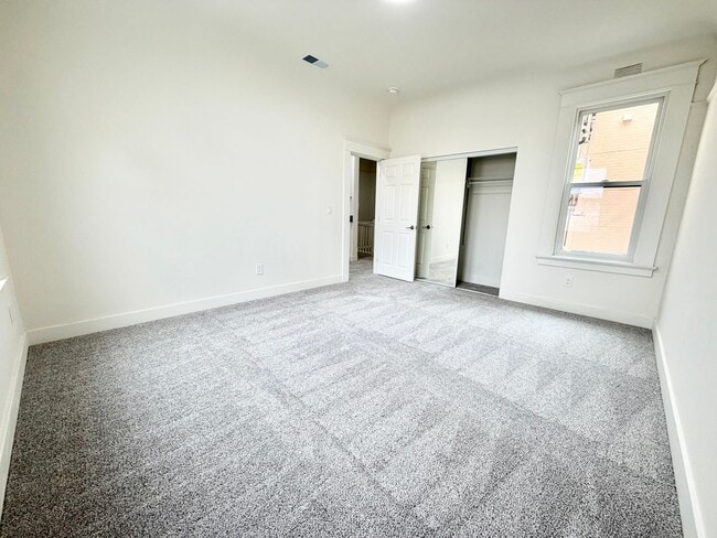 Building Photo - 4758-4764-4764 Mission St