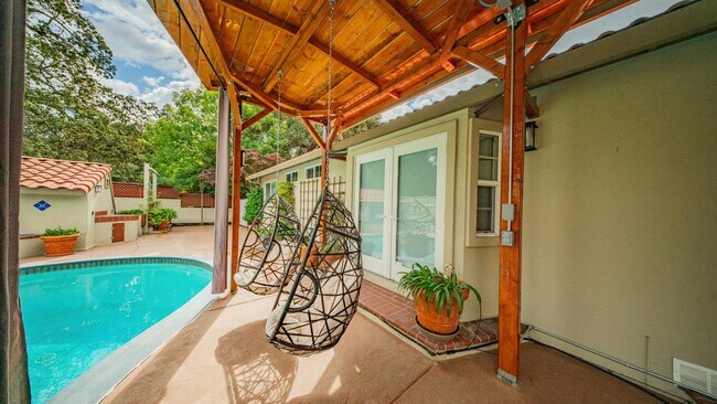 Building Photo - 22 Greengate Ct