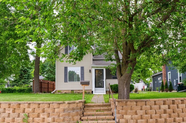 Front yard street view. - 222 6th Ave SE