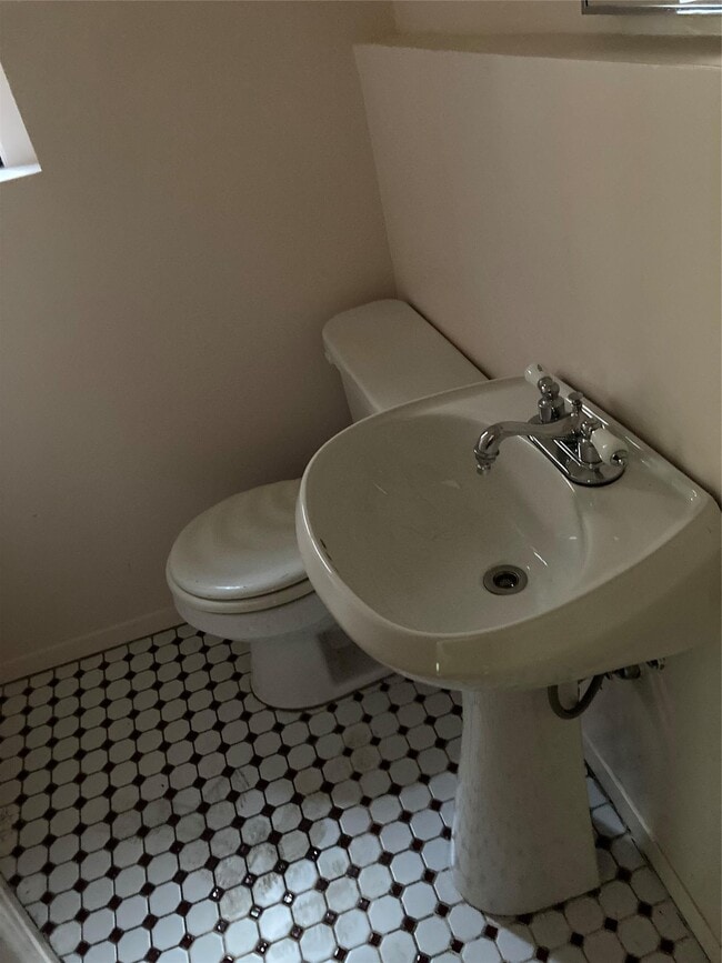 Building Photo - 42-20 Kissena Blvd