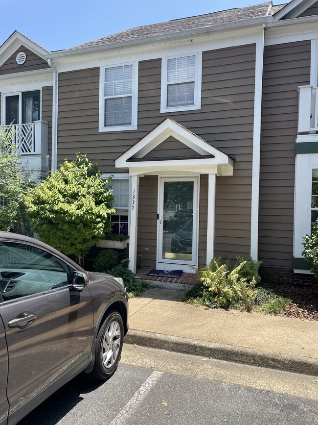 Building Photo - 1337 Wimbledon Way