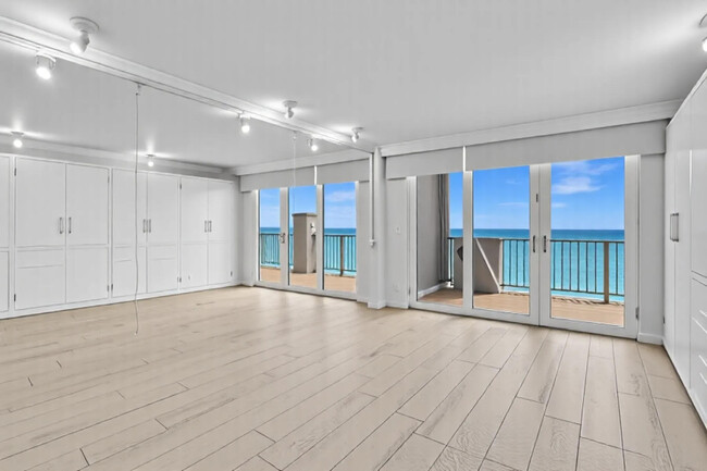 Building Photo - 3000 S Ocean Blvd