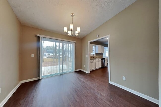 Building Photo - 2760 Blarney Way NW