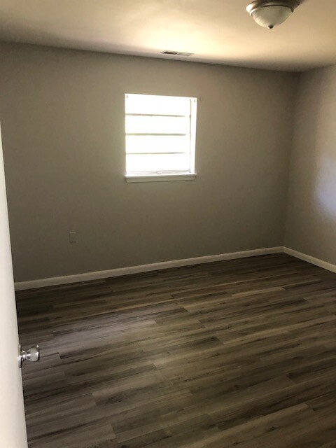 Building Photo - 50 Lc Dr