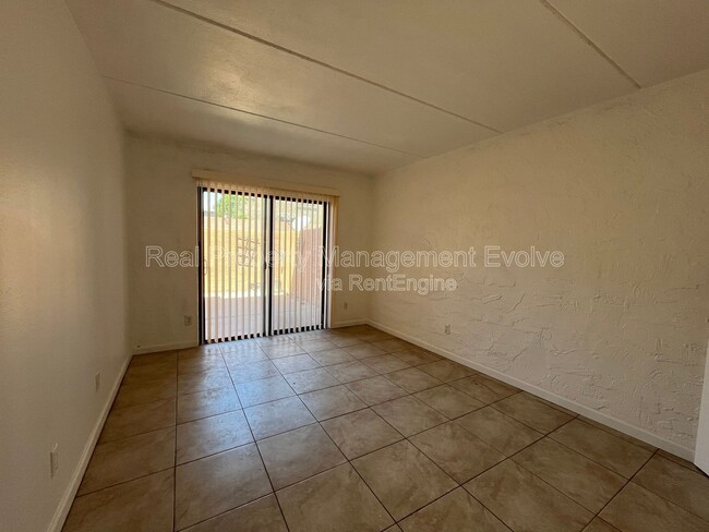 Building Photo - 7110 E Continental Dr