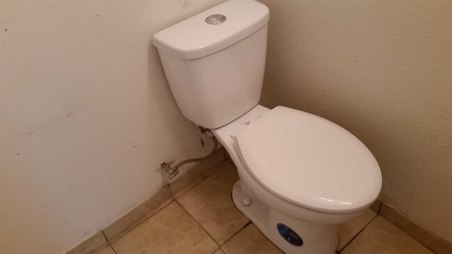 Building Photo - 3213 Center St NE