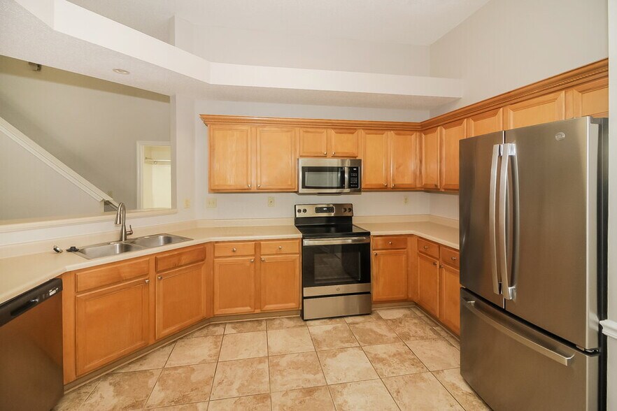 Building Photo - 1700 Torrington Ct