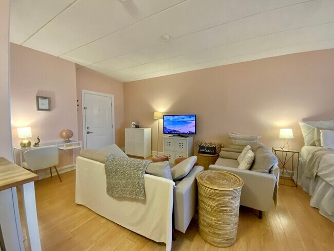 Building Photo - 995 Massachusetts Ave