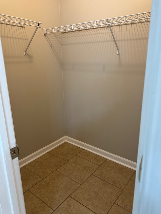 Building Photo - 769 Burton Ln