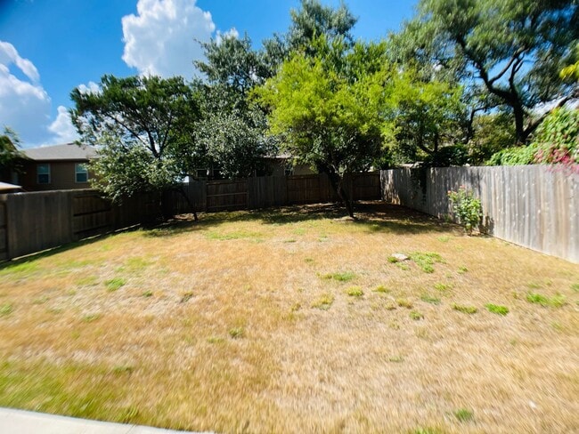 Building Photo - Charming Nestled Home near 281 and 1604