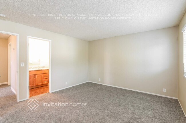 Building Photo - 1870 Woodglen Ln